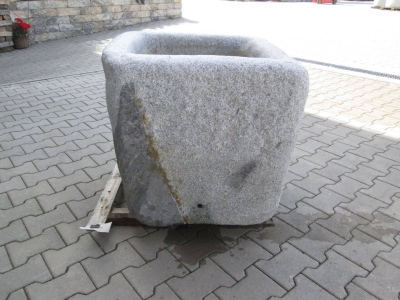 Granitbrunnen rechteckig rustikal 103x87x70