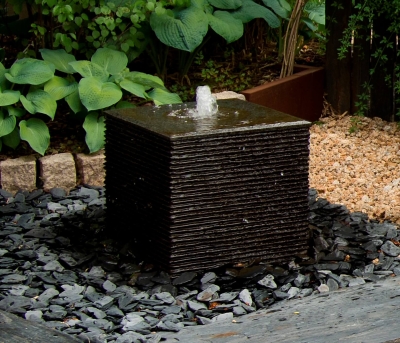 Quellstein - Rillenw�rfel