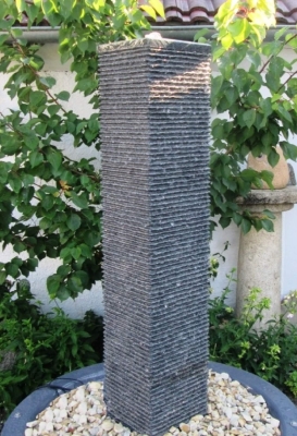 Quellstein - Rillens�ule 30 x 30 x 150