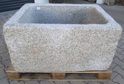 Granitbrunnen rechteckig rustikal 103x71x67