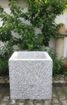 Granitbrunnen / Pflanztrog quadratisch vollkantig 70x70x70