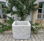 Granitbrunnen / Pflanztrog rechteckig 65x55x50